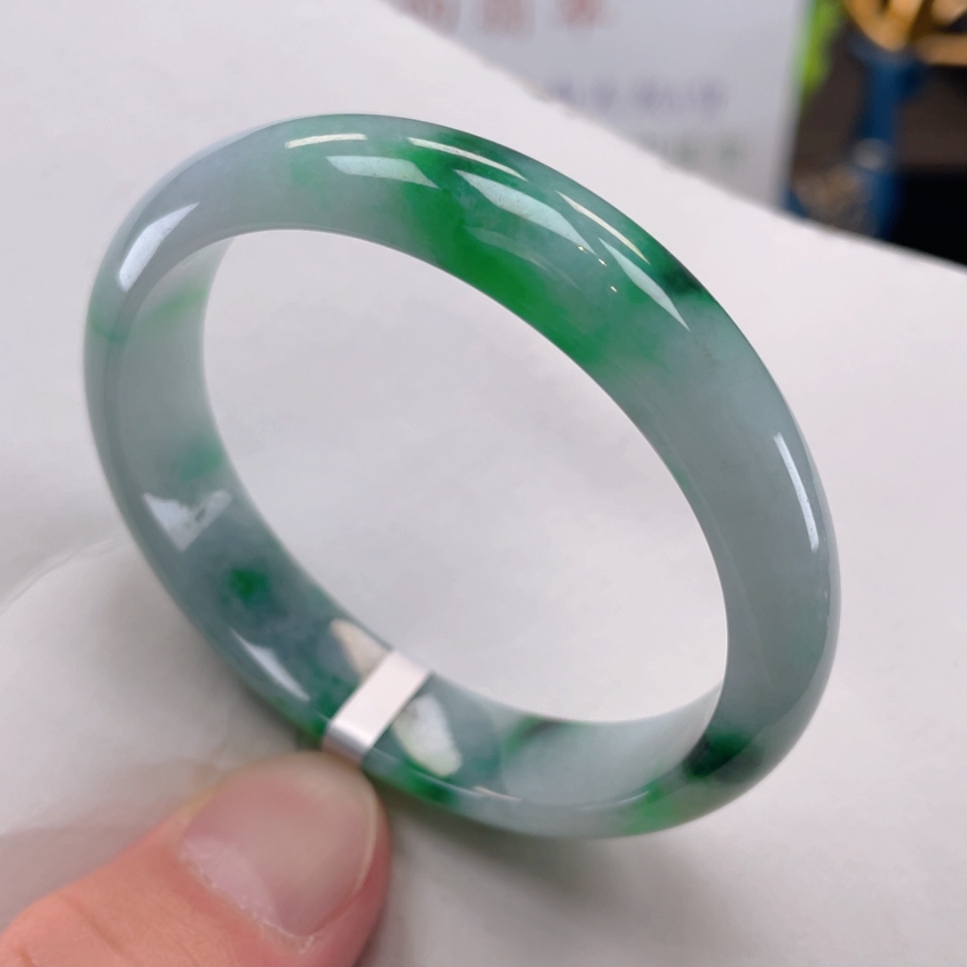 翡翠手镯未镶嵌缅甸翡翠