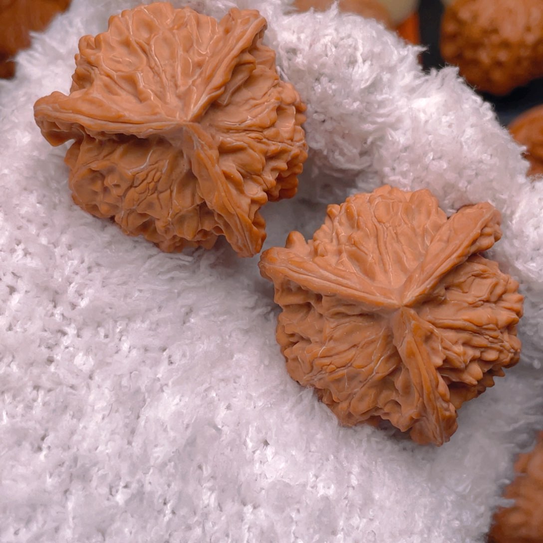 文玩核桃把件39全品正奔三棱