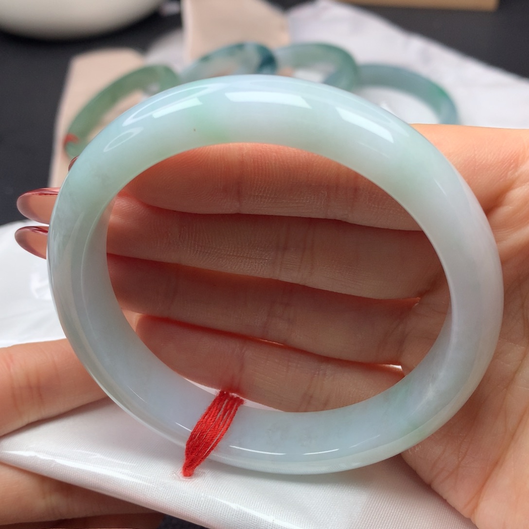 翡翠手镯未镶嵌62正圈