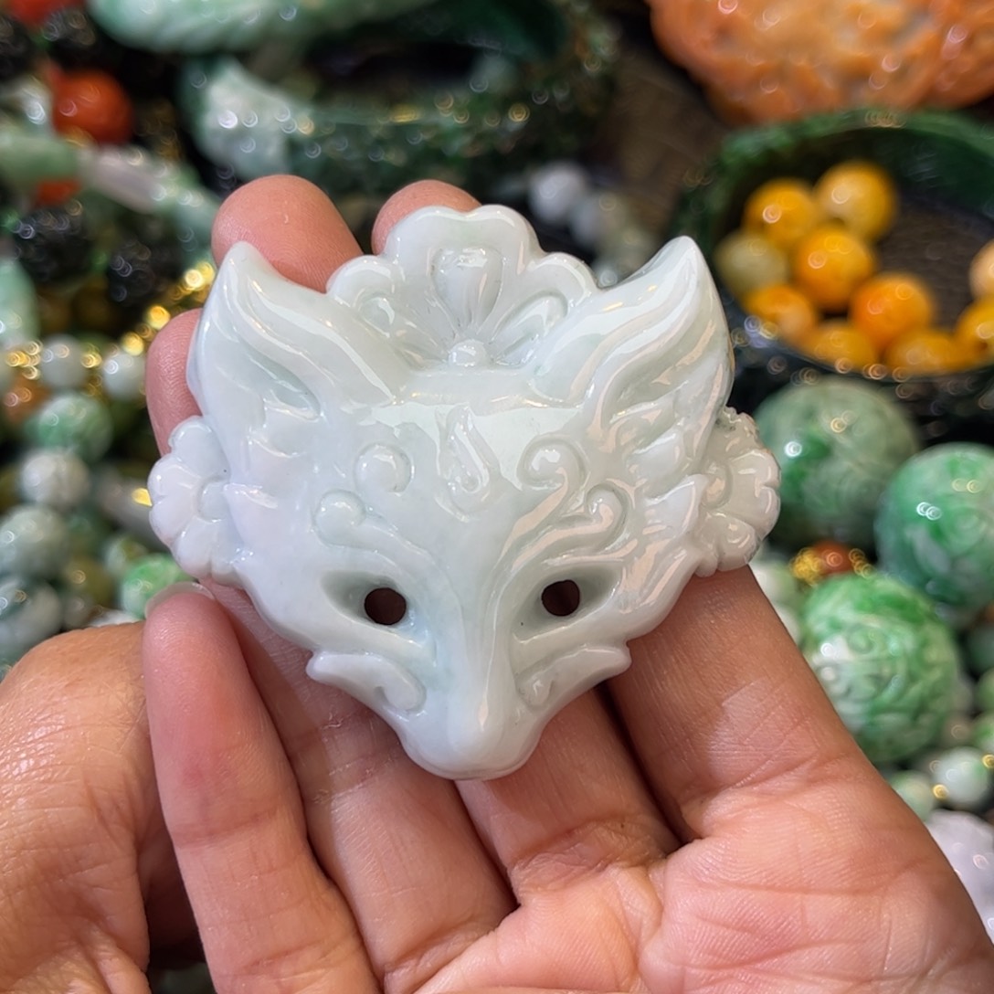 翡翠未镶嵌颈饰待编款