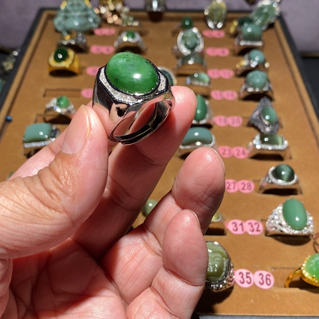 和田玉未镶嵌戒指