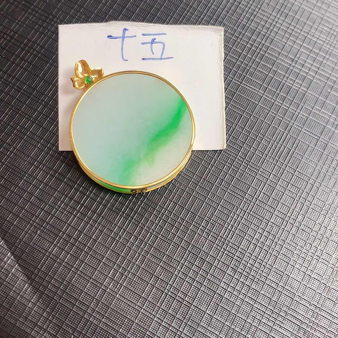 翡翠颈饰18K金镶嵌翡翠