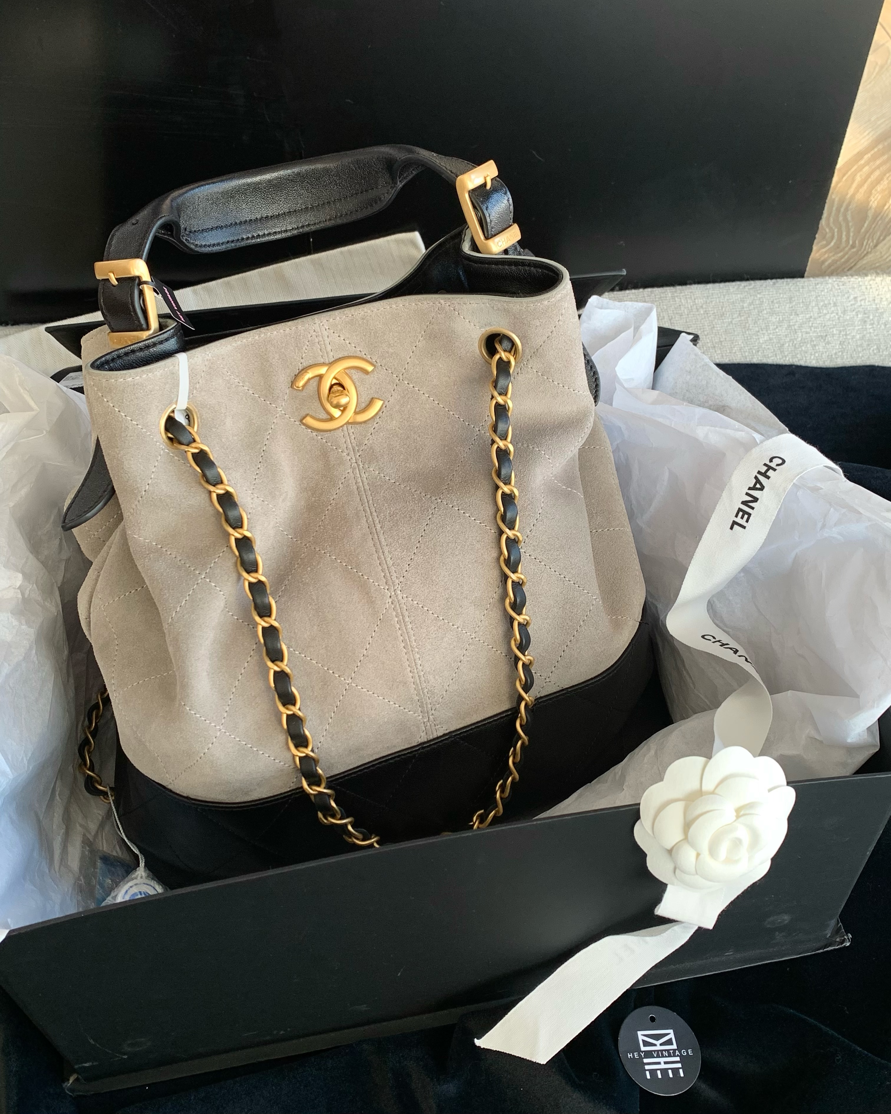 未使用 Chanel/香奈儿 25a麂皮灰色竖版hobo包 18495390