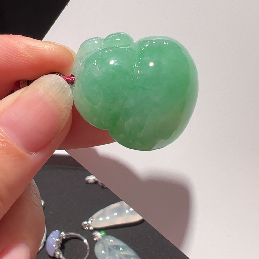 翡翠未镶嵌颈饰吊坠