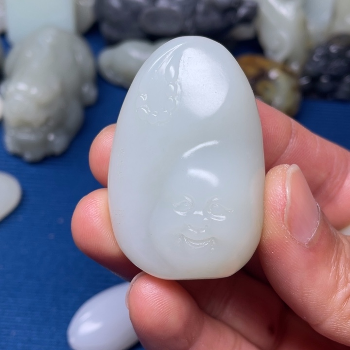 颈饰未镶嵌和田玉吉**在