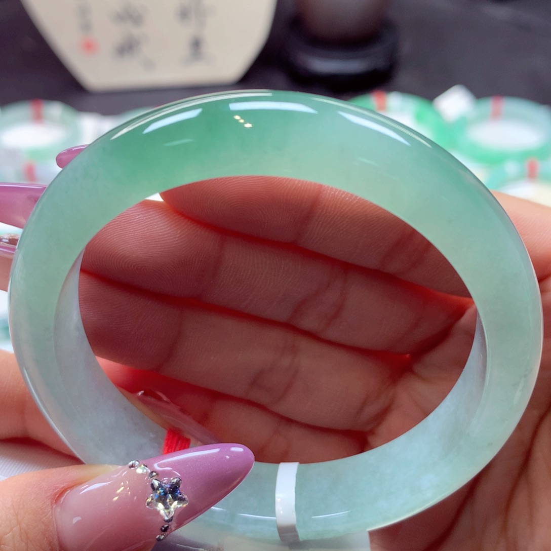 翡翠手镯未镶嵌正圈1号66