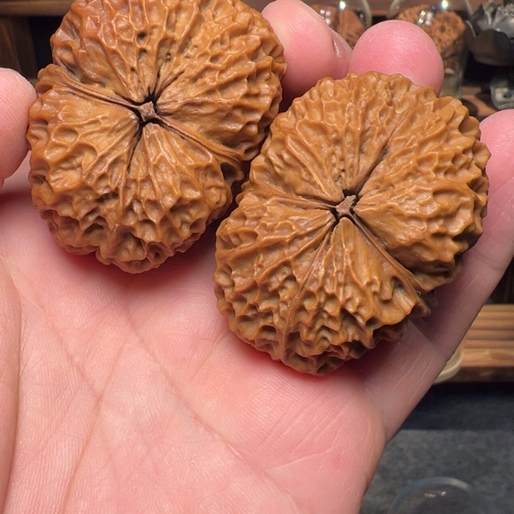 文玩核桃把件玛瑙红石铫47mm