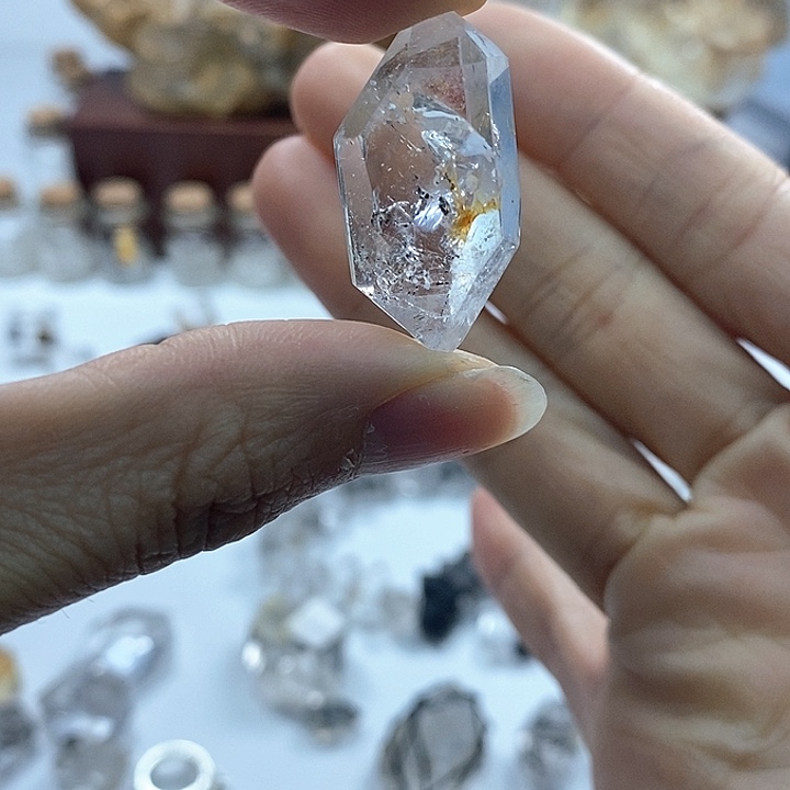 水晶颈饰未镶嵌黄胶花爆闪