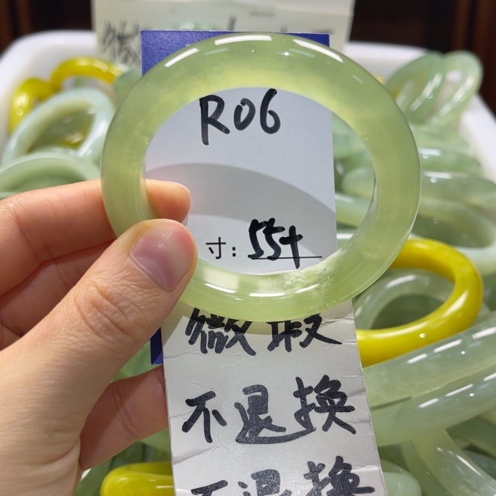 岫玉未镶嵌手镯手镯