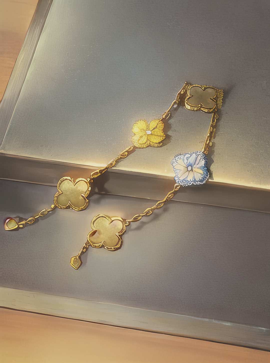 【MK】金色系五花手链经典时尚儿童百搭