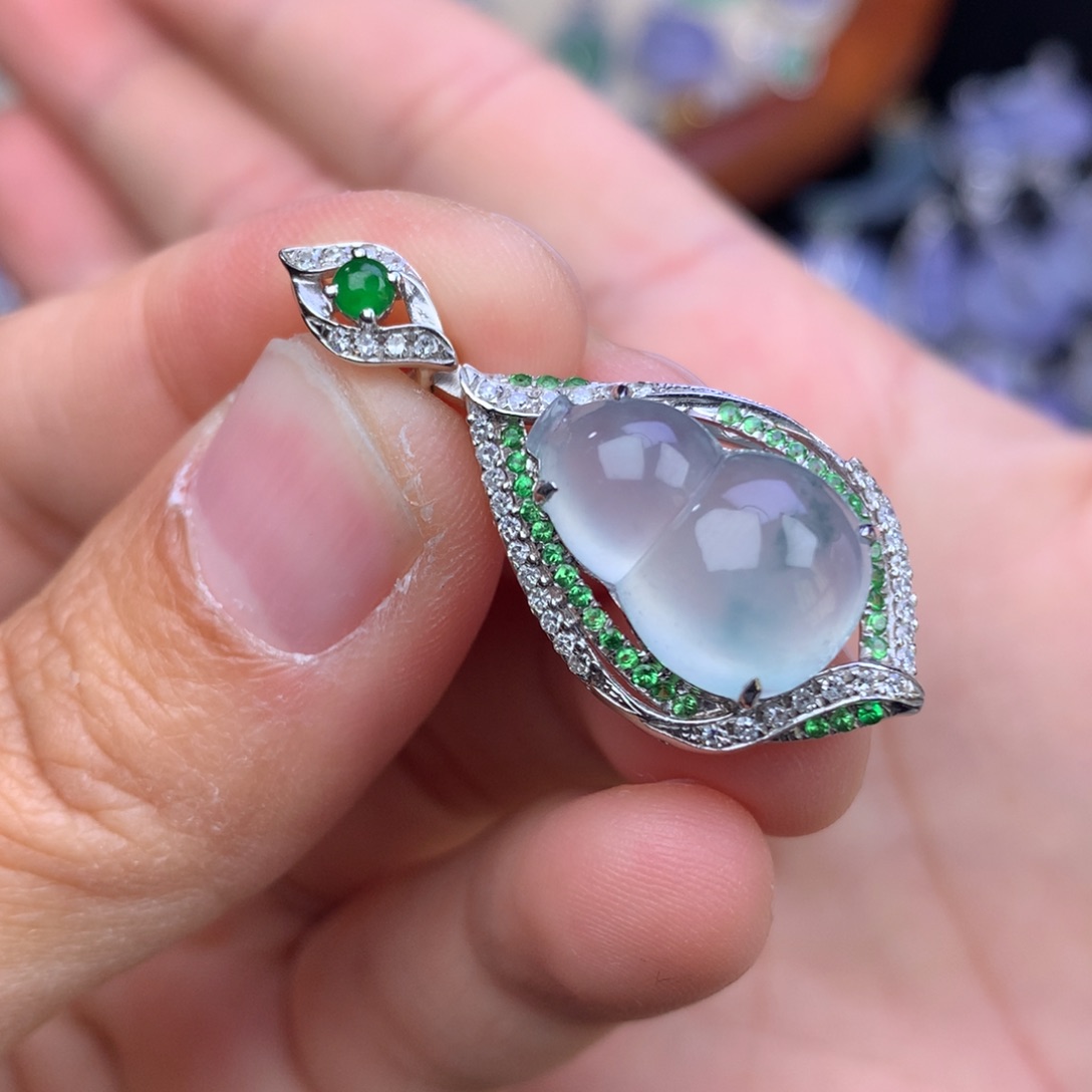 翡翠吊坠(不含链)18K金镶嵌