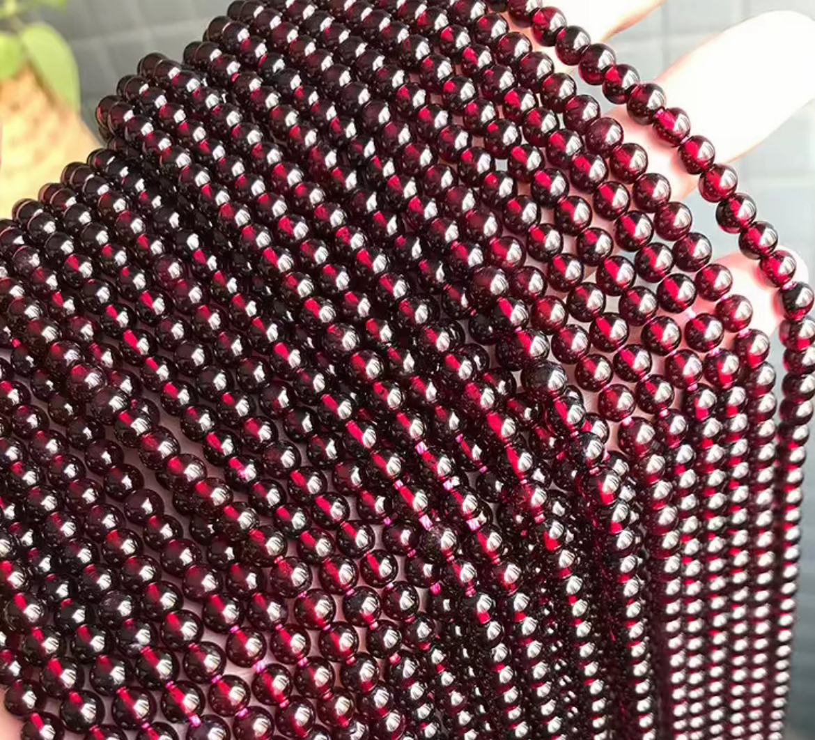 天然酒红石榴石手串百搭不挑肤色不挑衣服多样性发货拍一发一