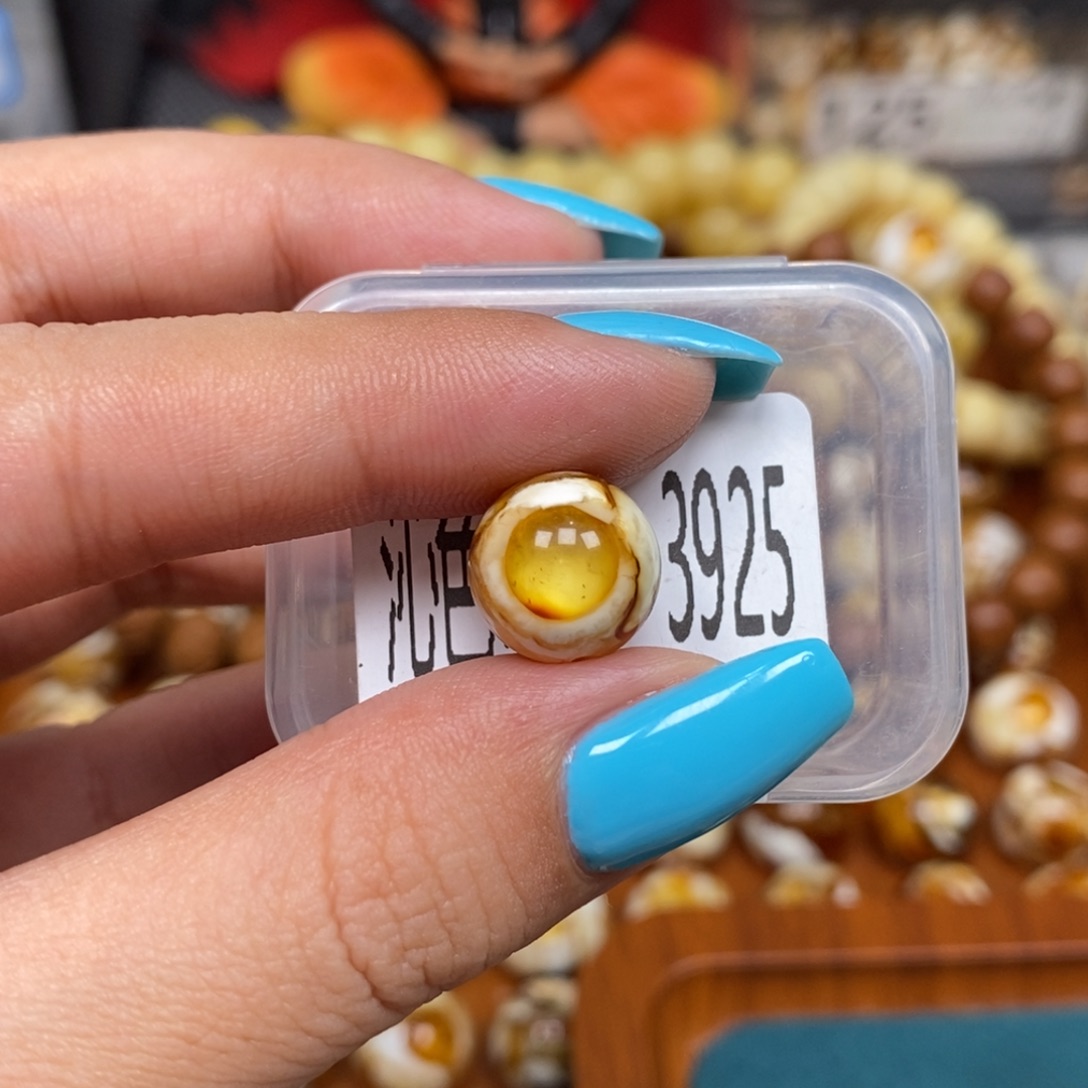 蜜蜡未镶嵌珠宝奇石3925