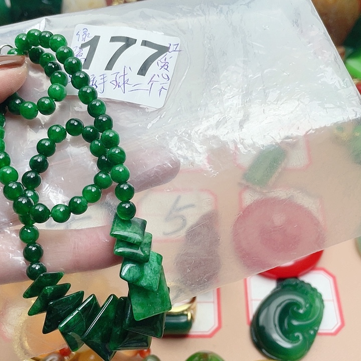 合金颈饰玛瑙/玉髓爱**律