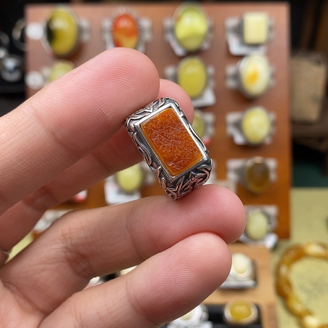 琥珀戒指银S925镶嵌蜜蜡