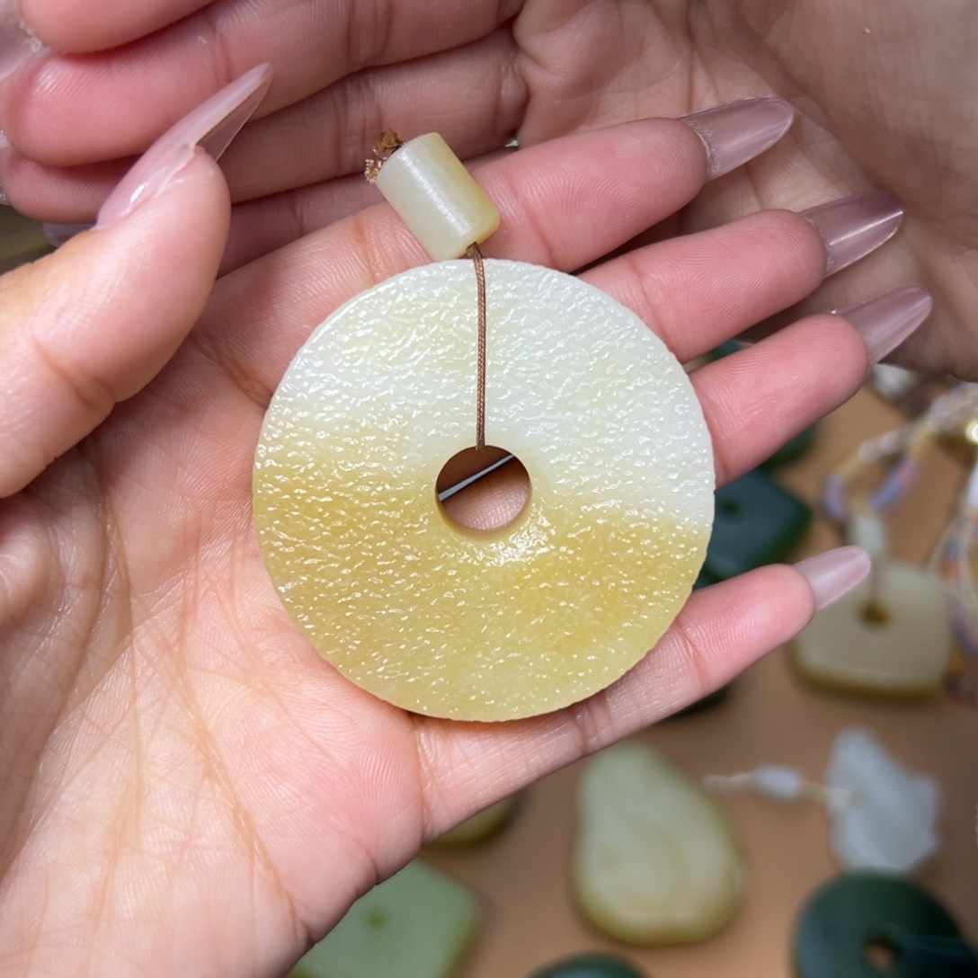 颈饰未镶嵌和田玉格*花