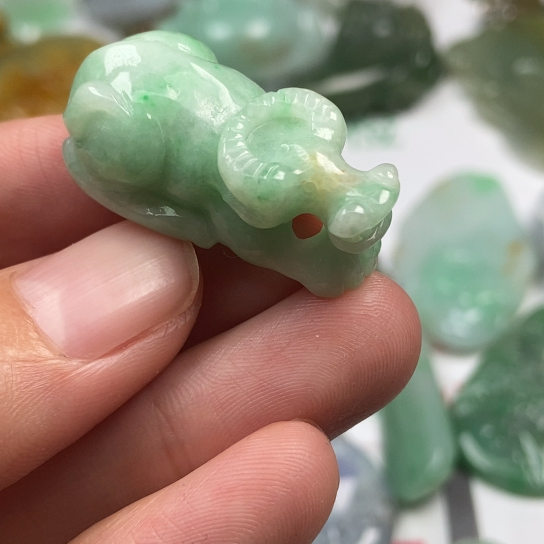 翡翠未镶嵌颈饰翡翠