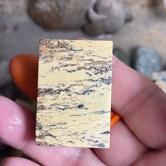 何***郎岫岩河磨玉（透闪石质玉）未镶嵌挂件