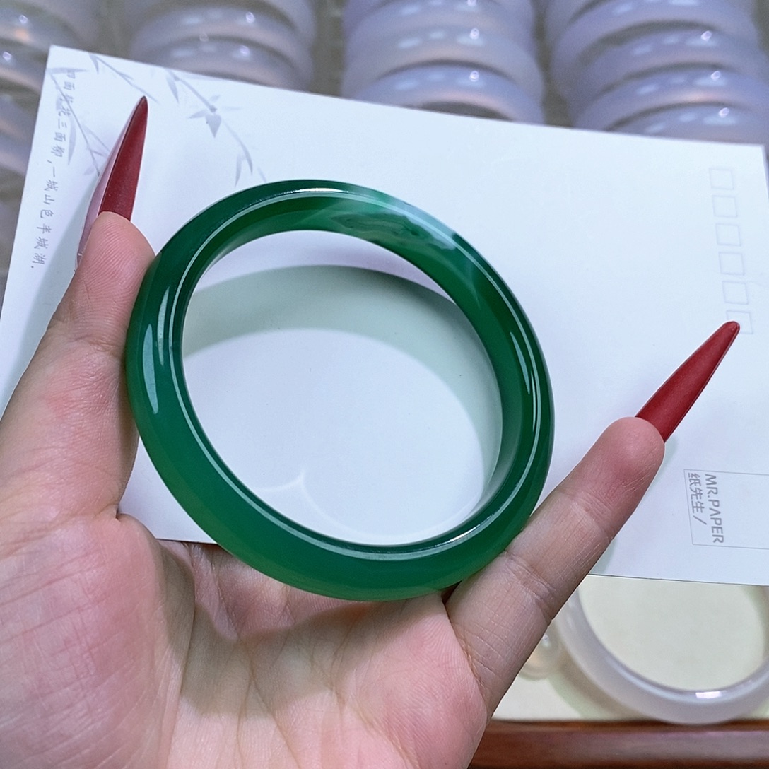 手镯玛瑙/玉髓未镶嵌58瑕