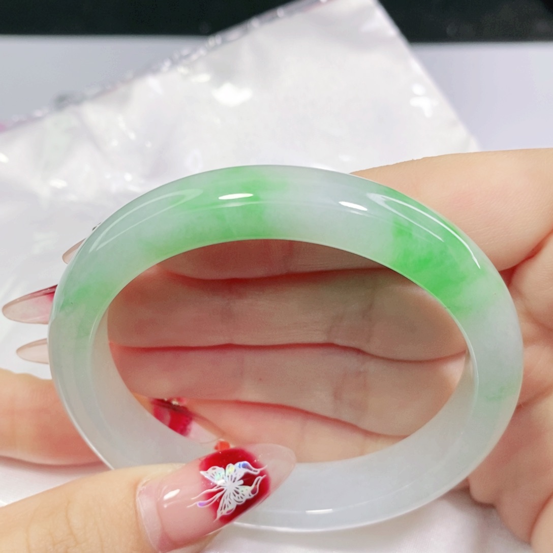 翡翠手镯未镶嵌柠****果55 56 贵妃