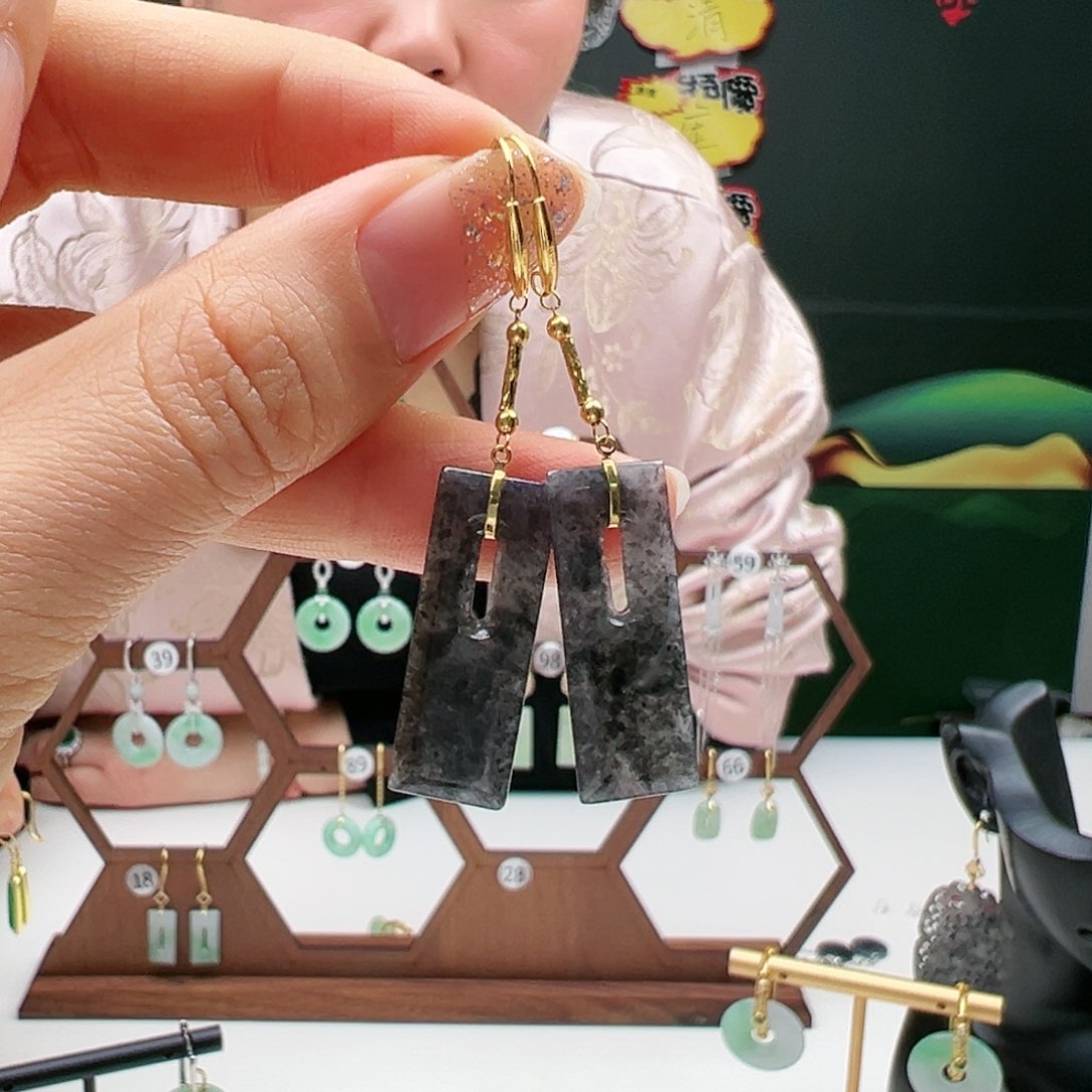 翡翠耳饰18K金镶嵌天然翡翠耳饰18k金镶嵌