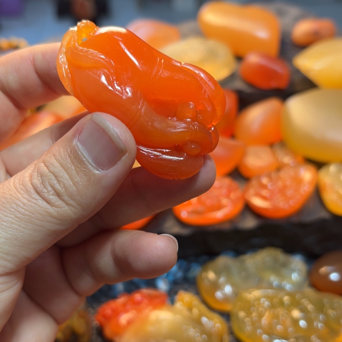 石英质玉挂件未镶嵌成*