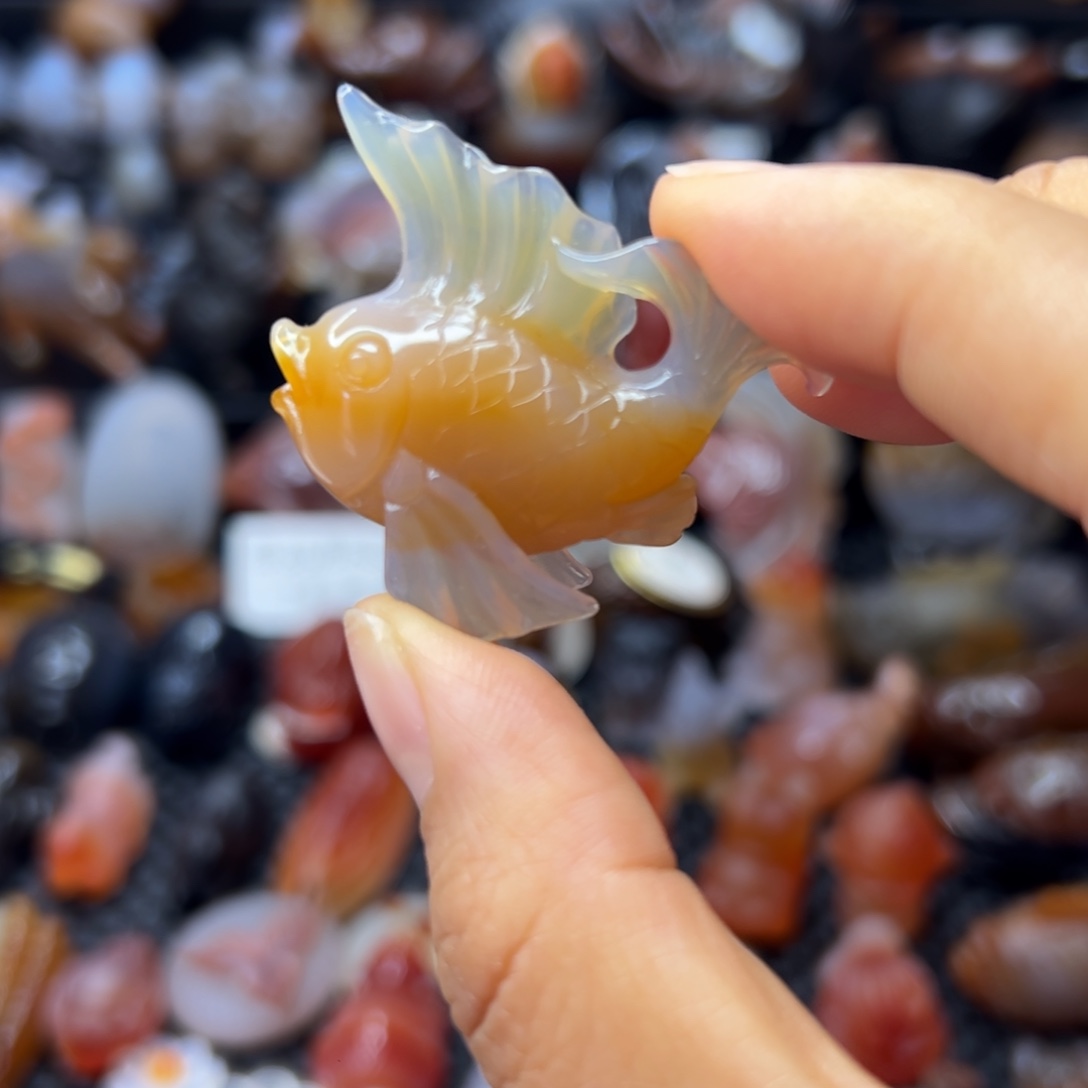 玛瑙/玉髓未镶嵌吊坠(赠链)