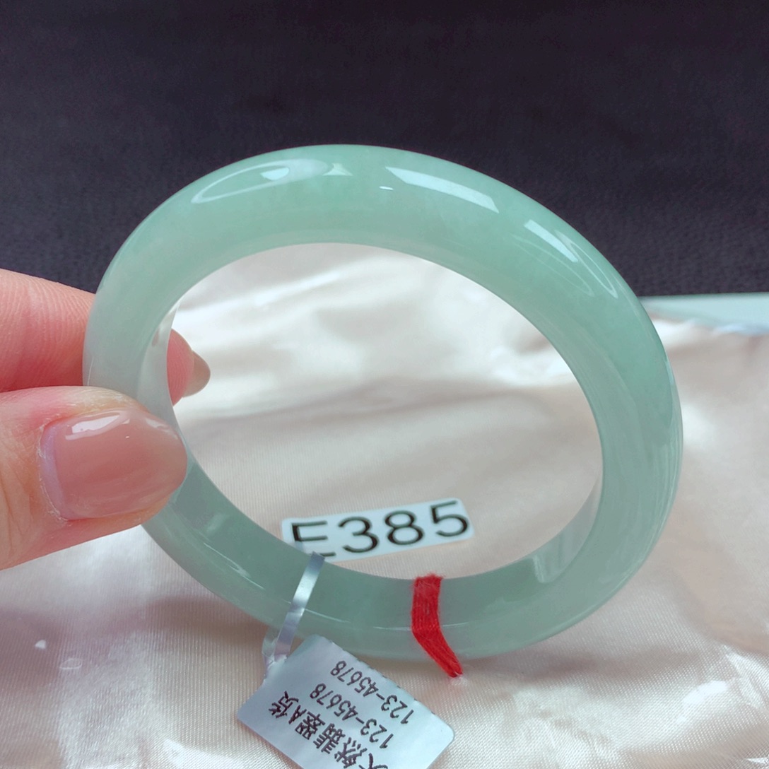 翡翠手镯未镶嵌手镯88