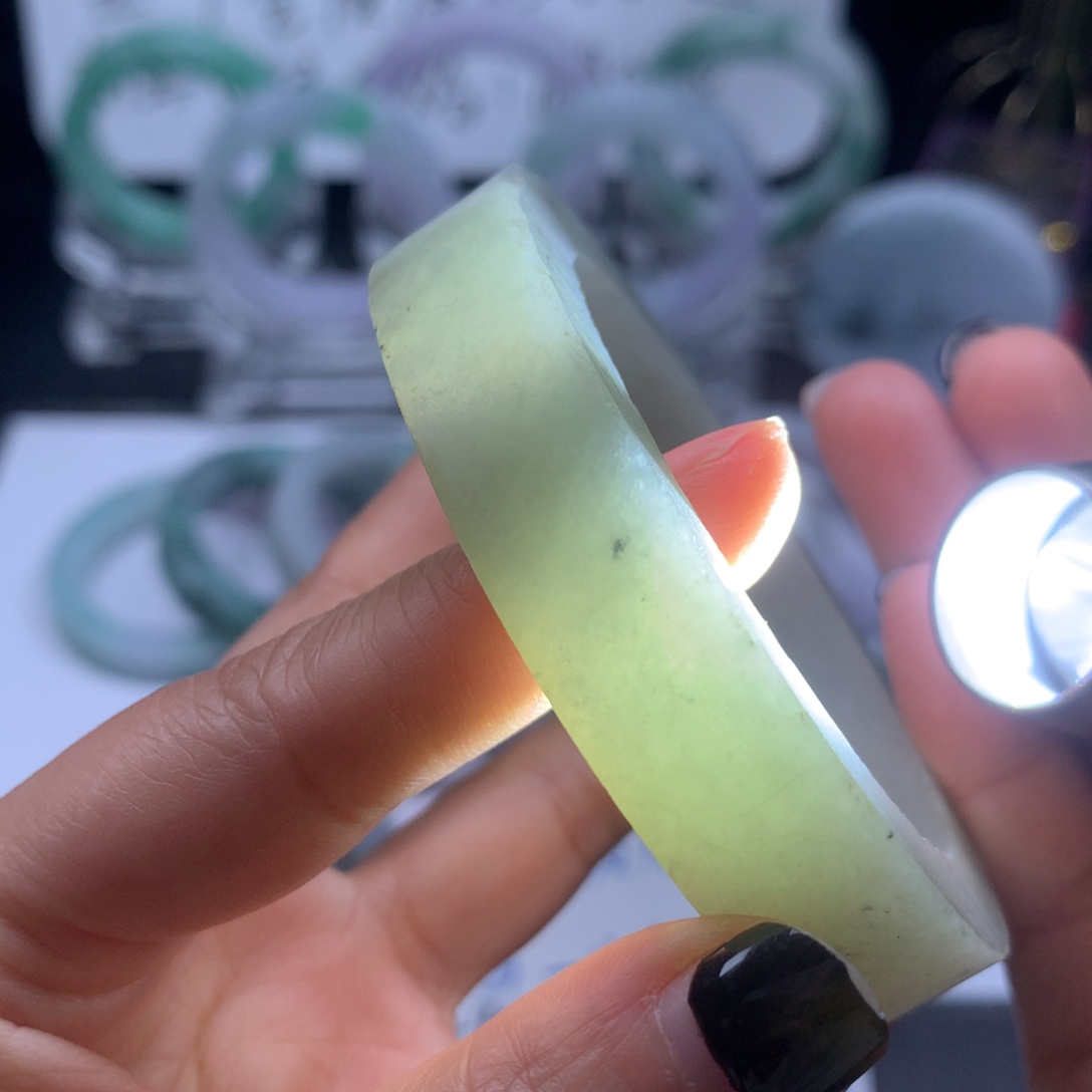 定制翡翠未镶嵌手镯