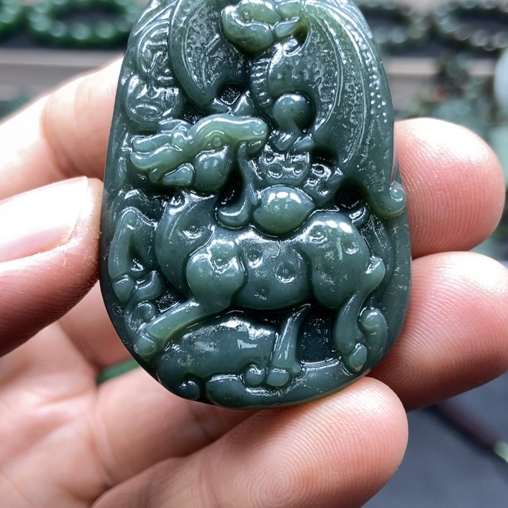 和田玉颈饰未镶嵌