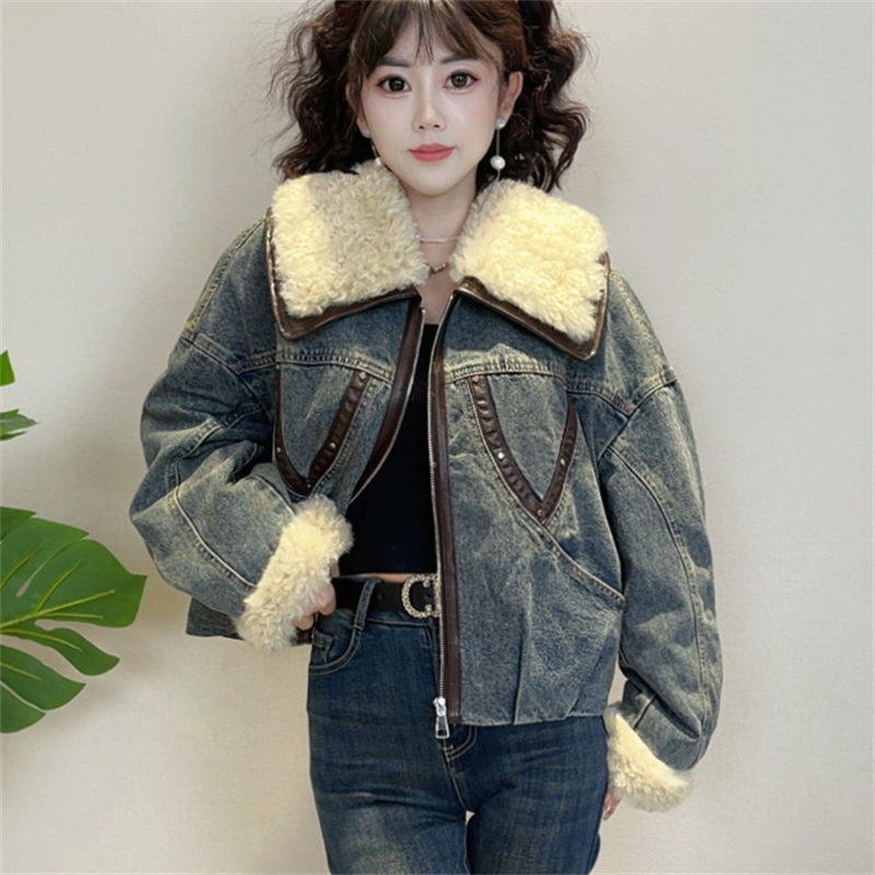 迪否加厚牛仔外套女短款冬季2025新款时尚拼接毛毛保暖上衣2320