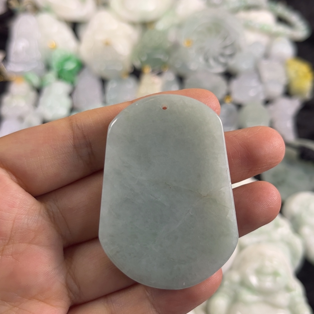 吊坠(不含链)未镶嵌翡翠瑕疵