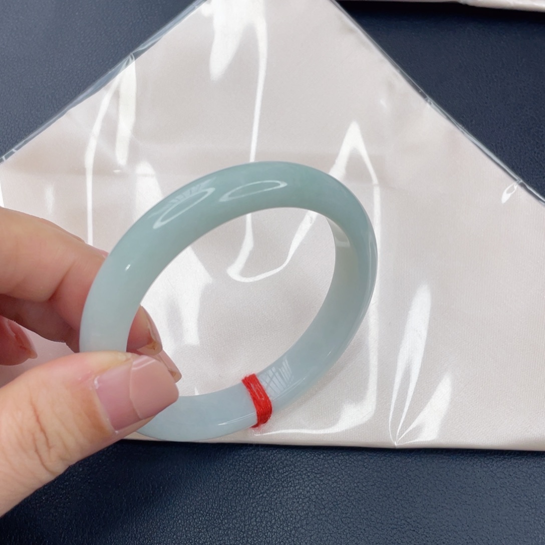 翡翠未镶嵌手镯冰晴手镯