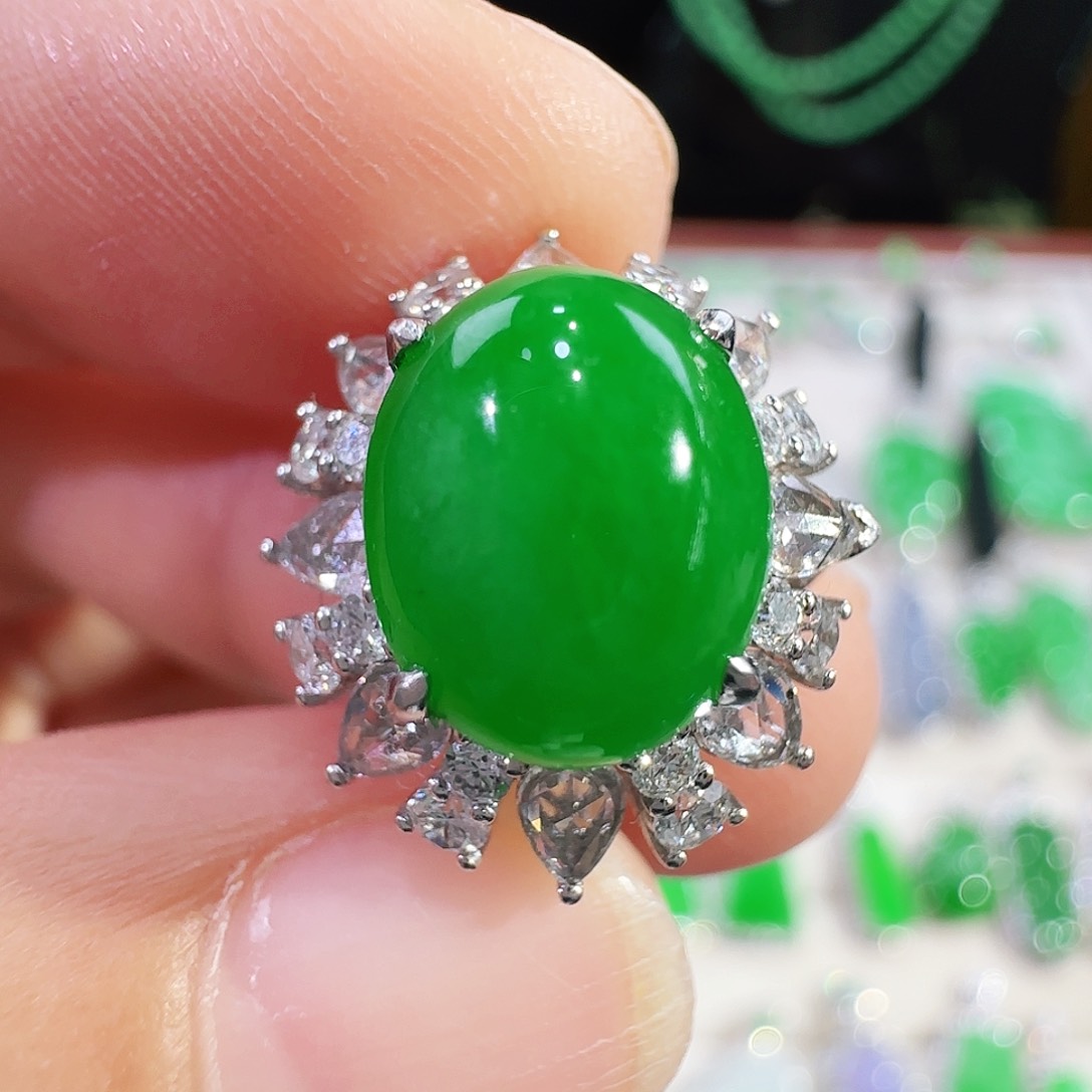 翡翠吊坠(不含链)18K金镶嵌