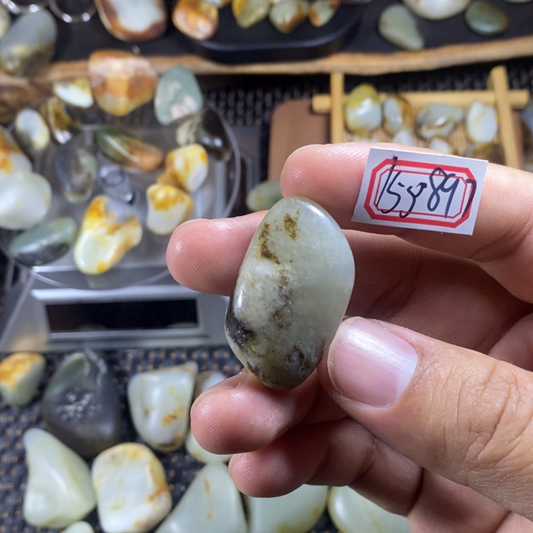 和田玉（糖玉）未镶嵌挂件