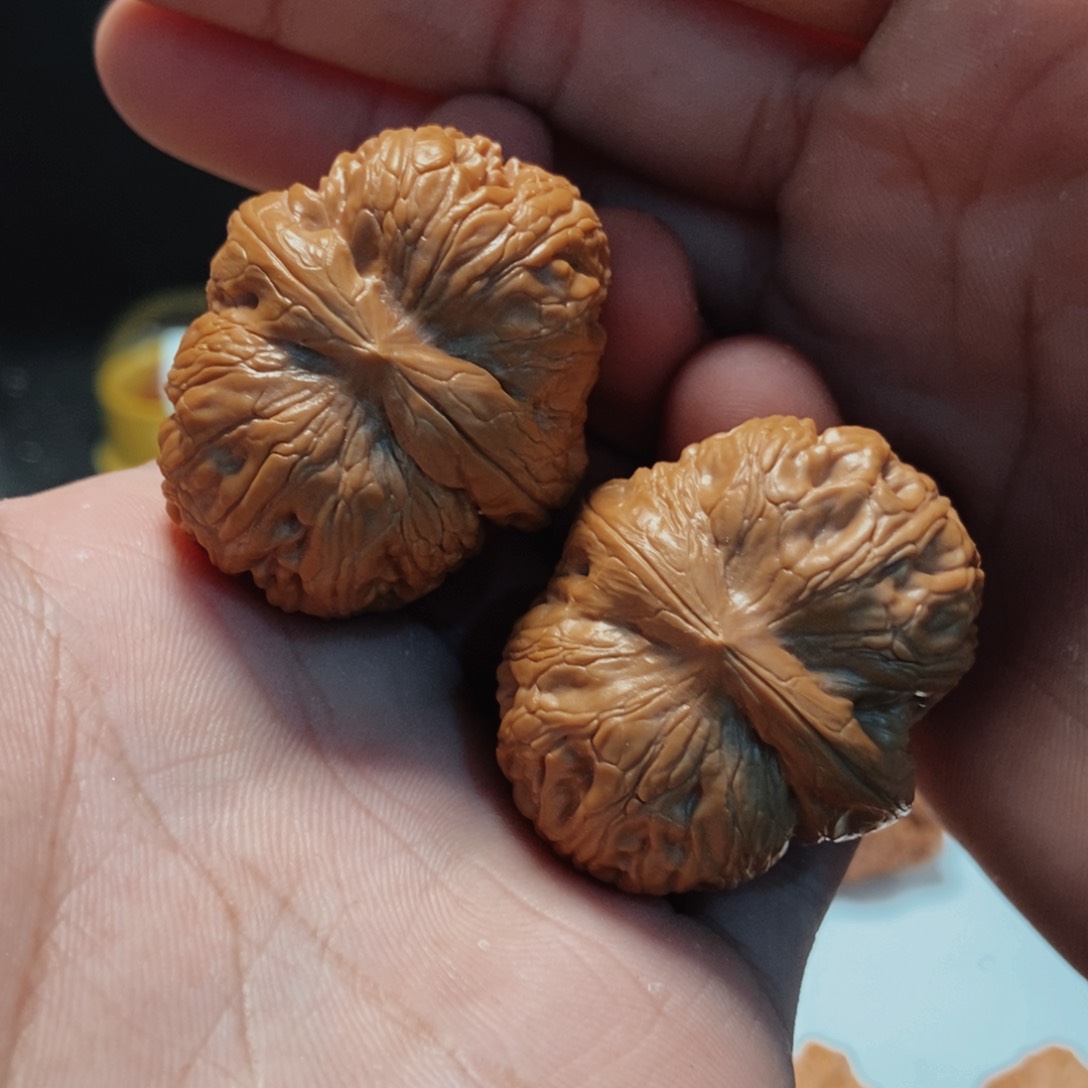 文玩核桃吊坠元宝