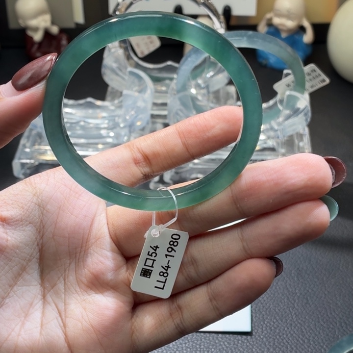 翡翠未镶嵌手镯啤酒瓶绿54