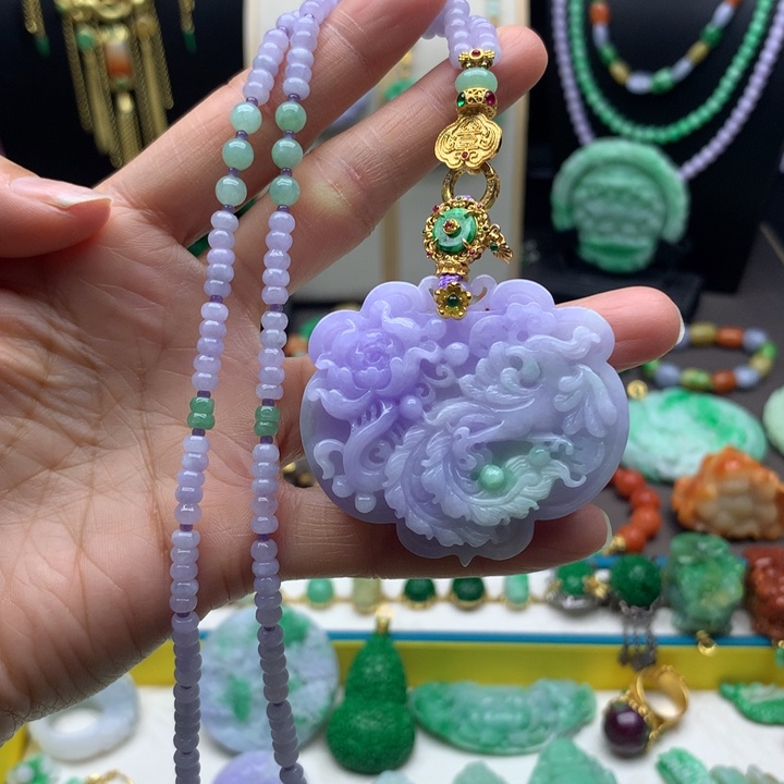 翡翠未镶嵌颈饰紫翡凤凰