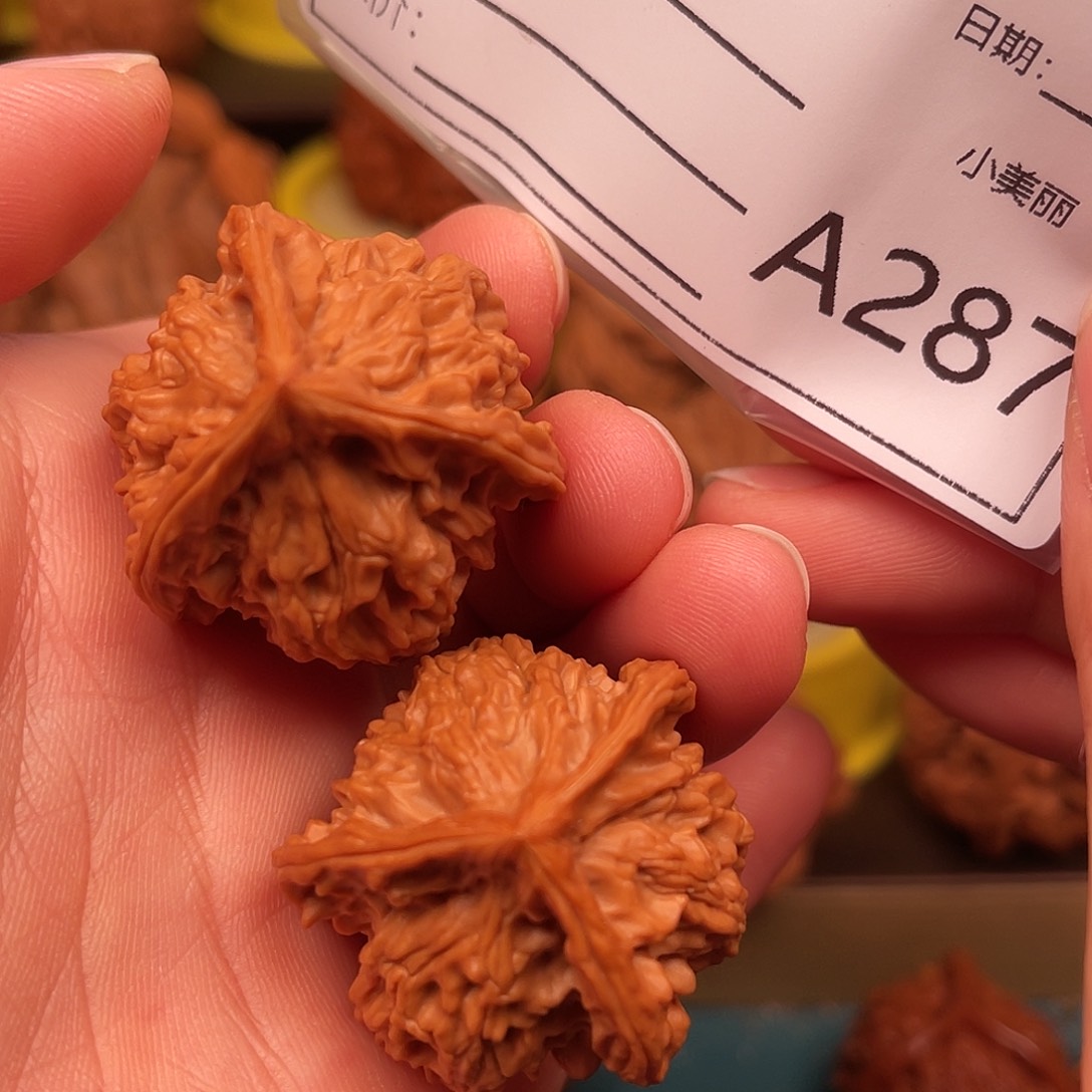 吊坠文玩核桃三棱