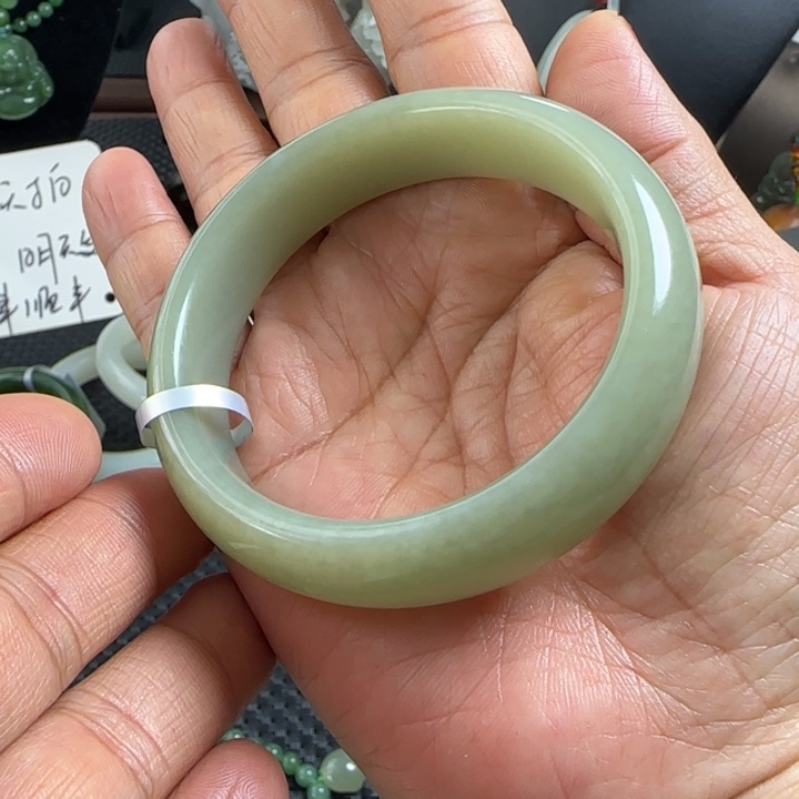和田玉手镯未镶嵌圈口56+