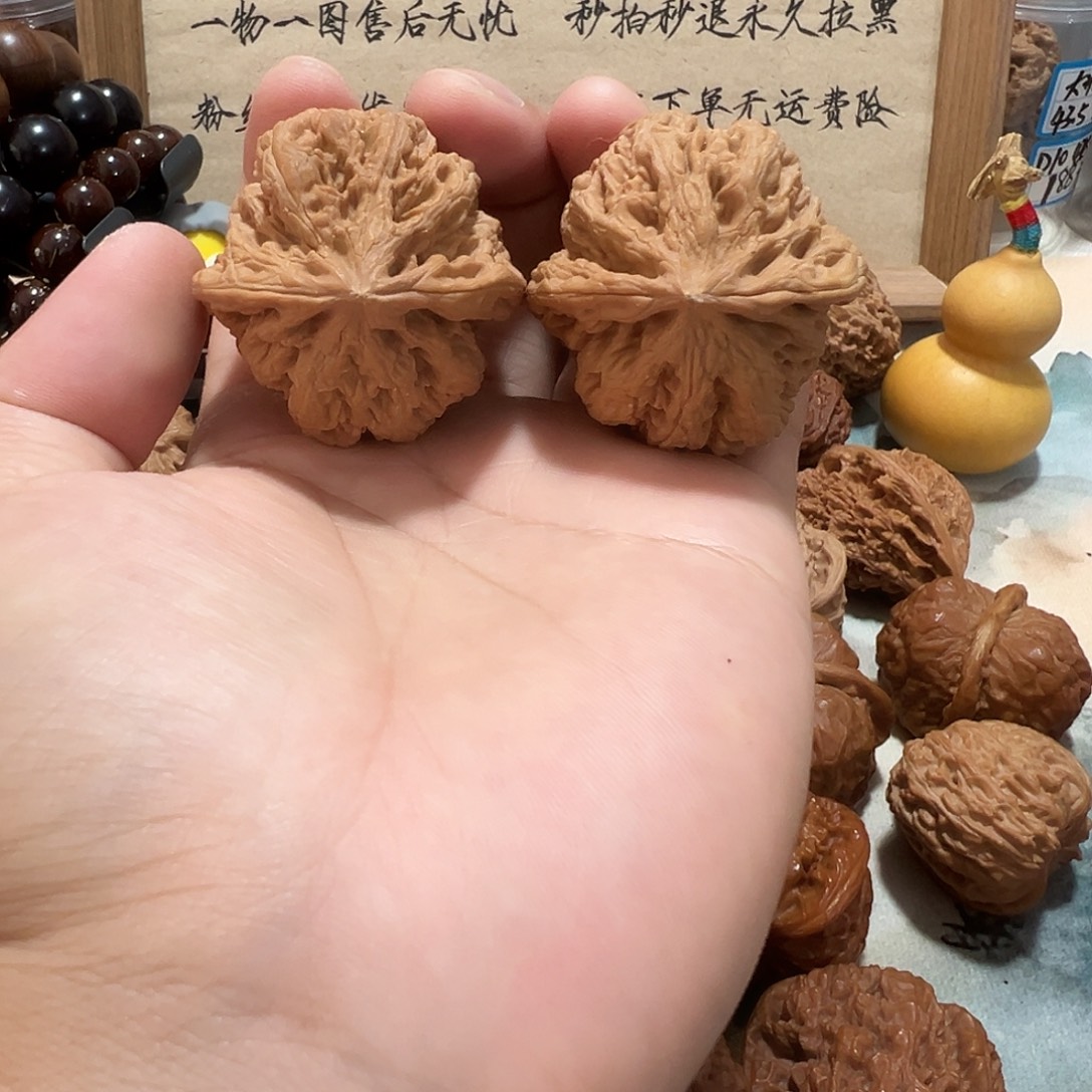6号文玩核桃43尺大粗筋瑕疵