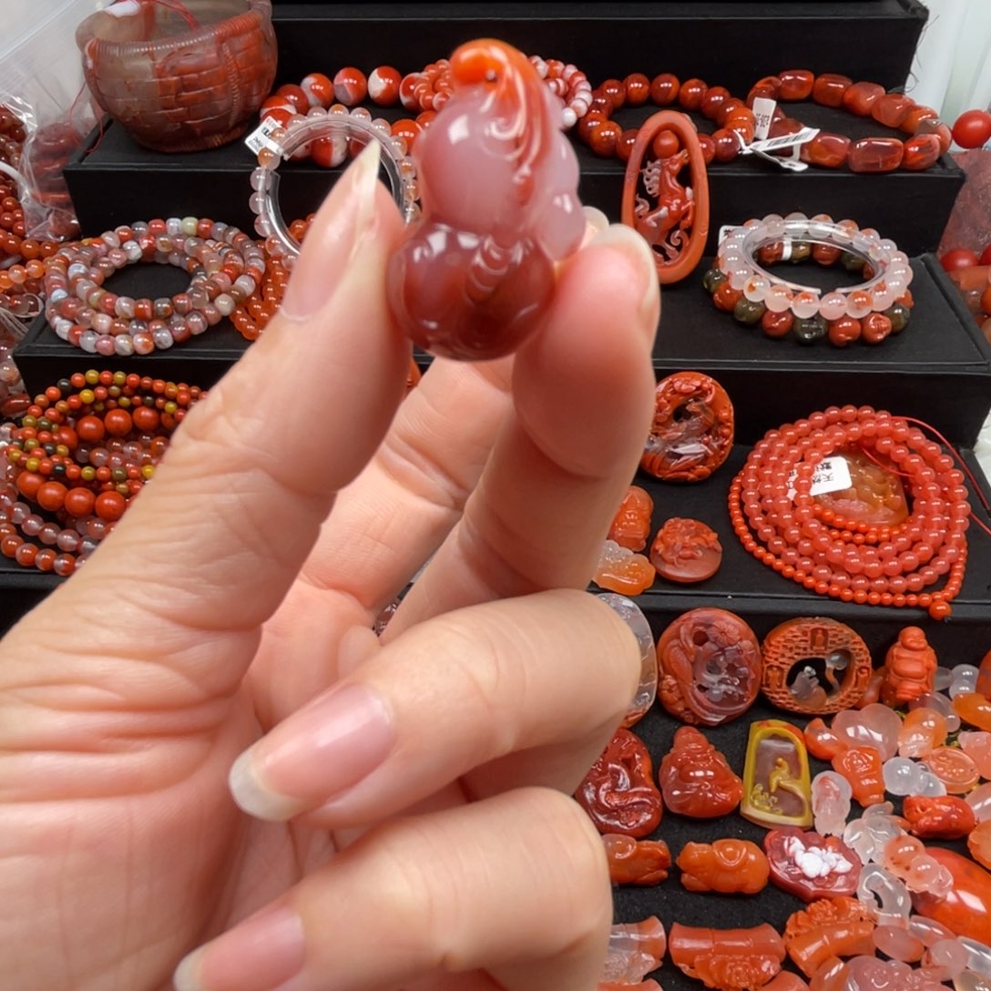 南红玛瑙未镶嵌葫芦