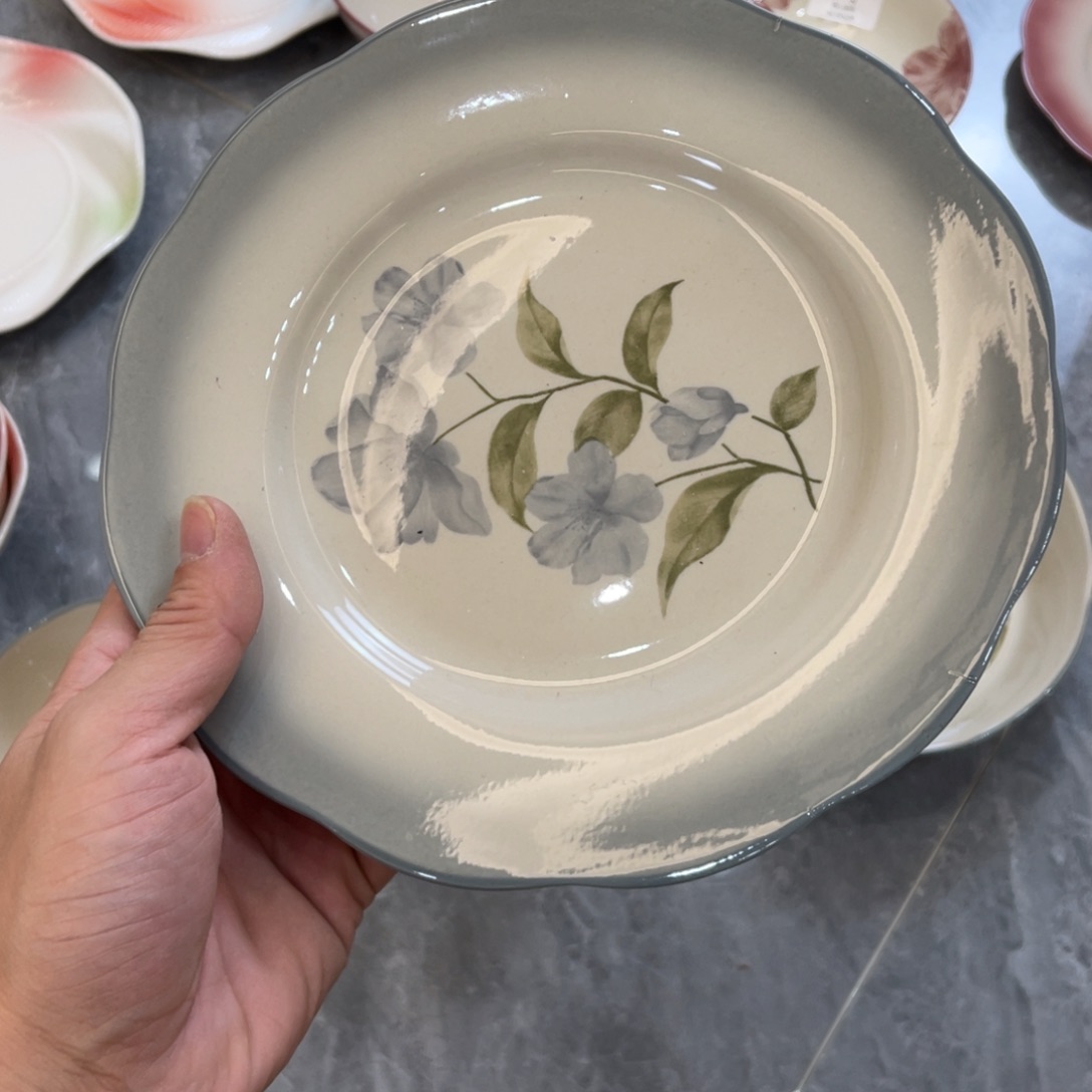 陶瓷微瑕餐具介意勿拍，满18飞！