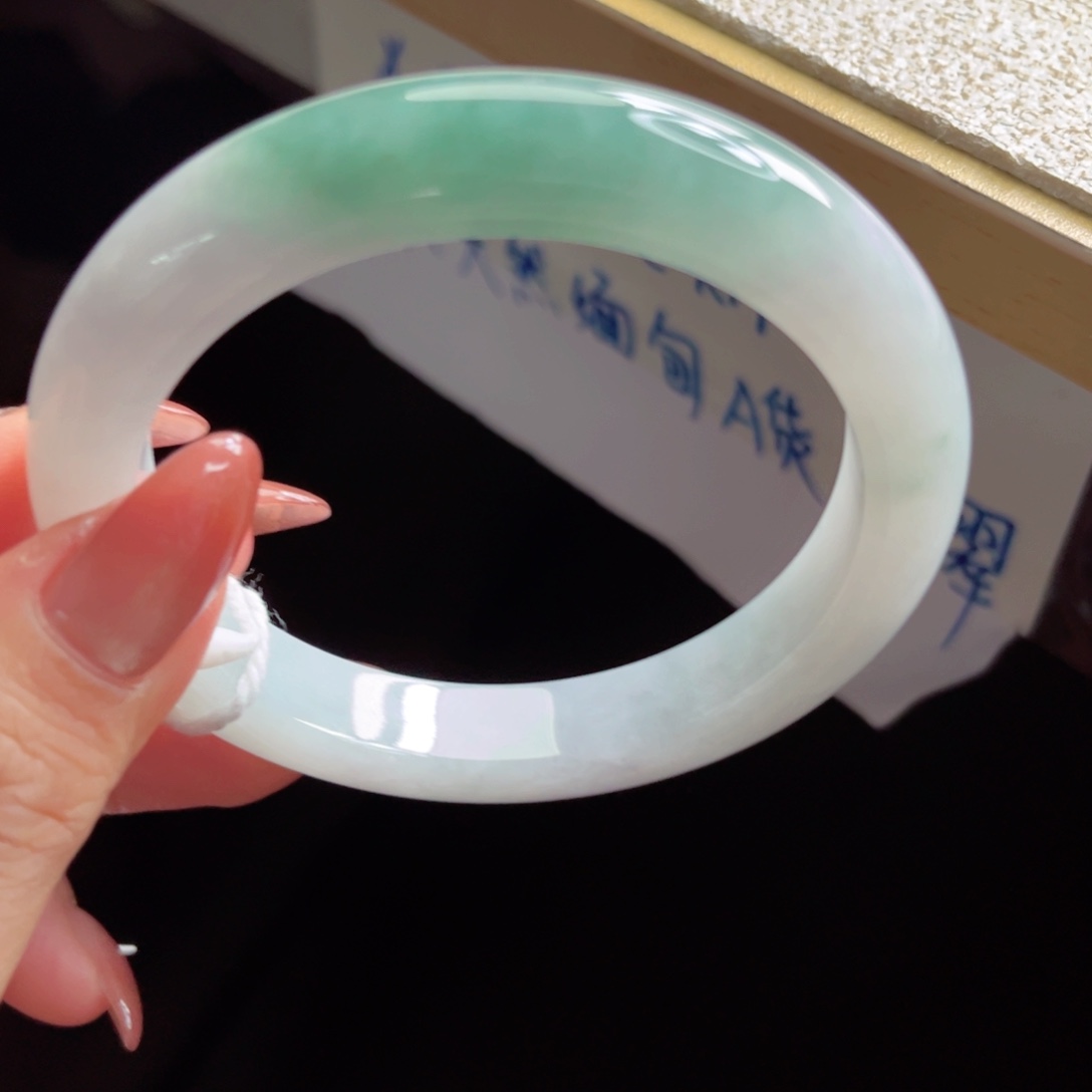 翡翠未镶嵌手镯手镯