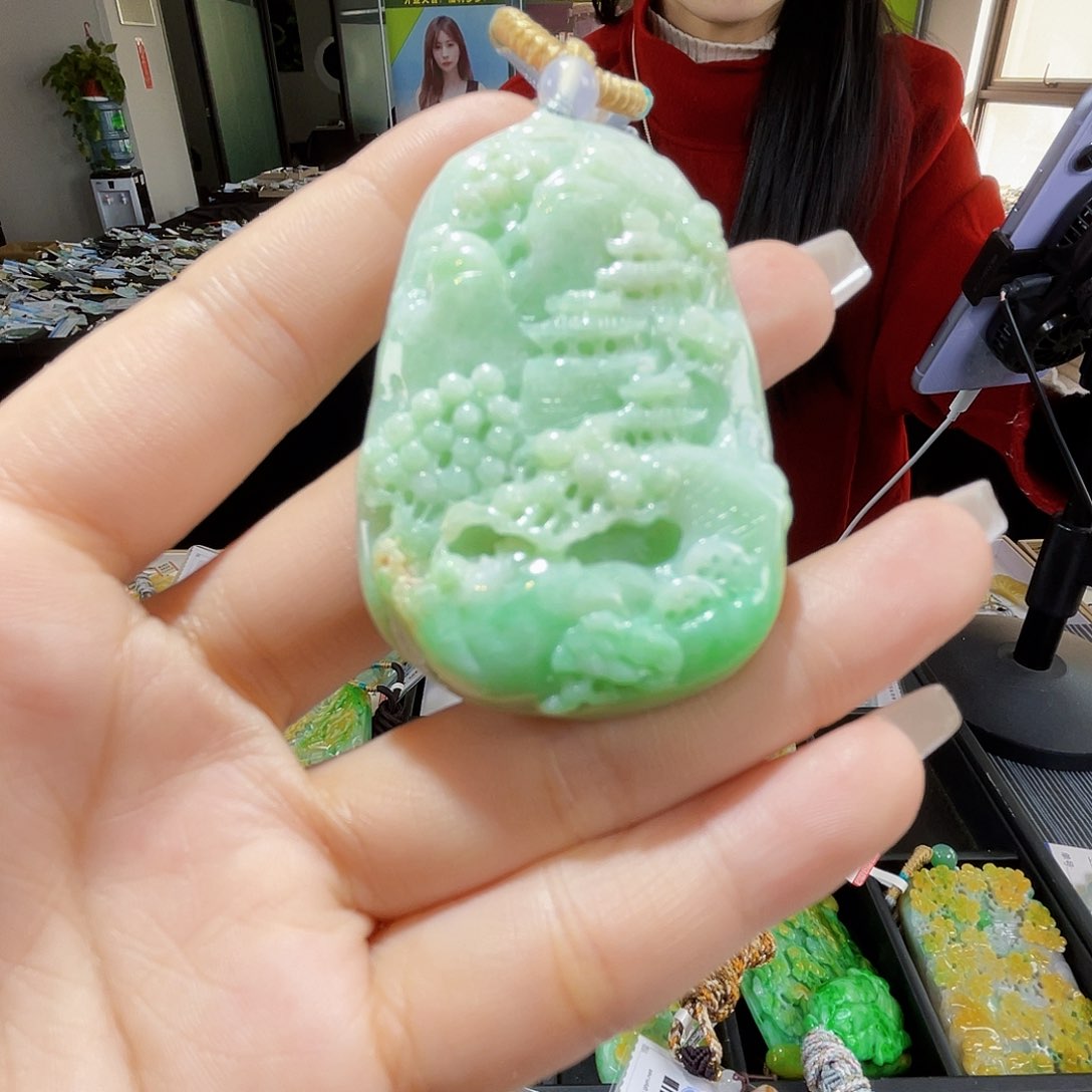 颈饰未镶嵌翡翠一