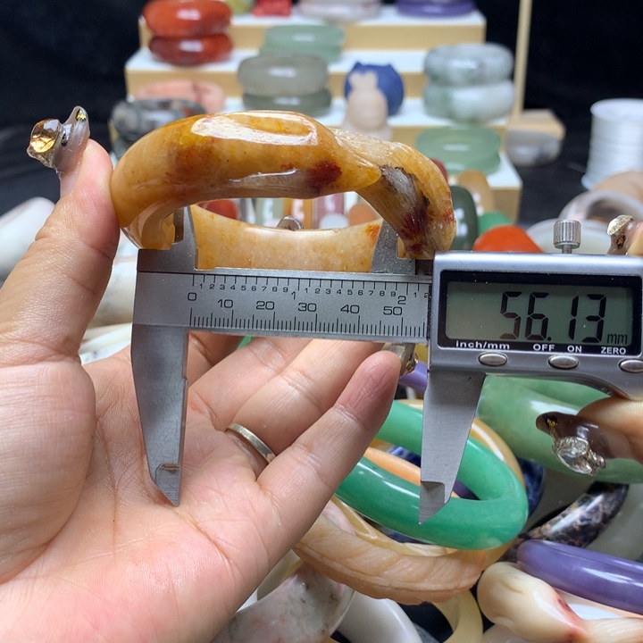 未镶嵌手镯石英质玉