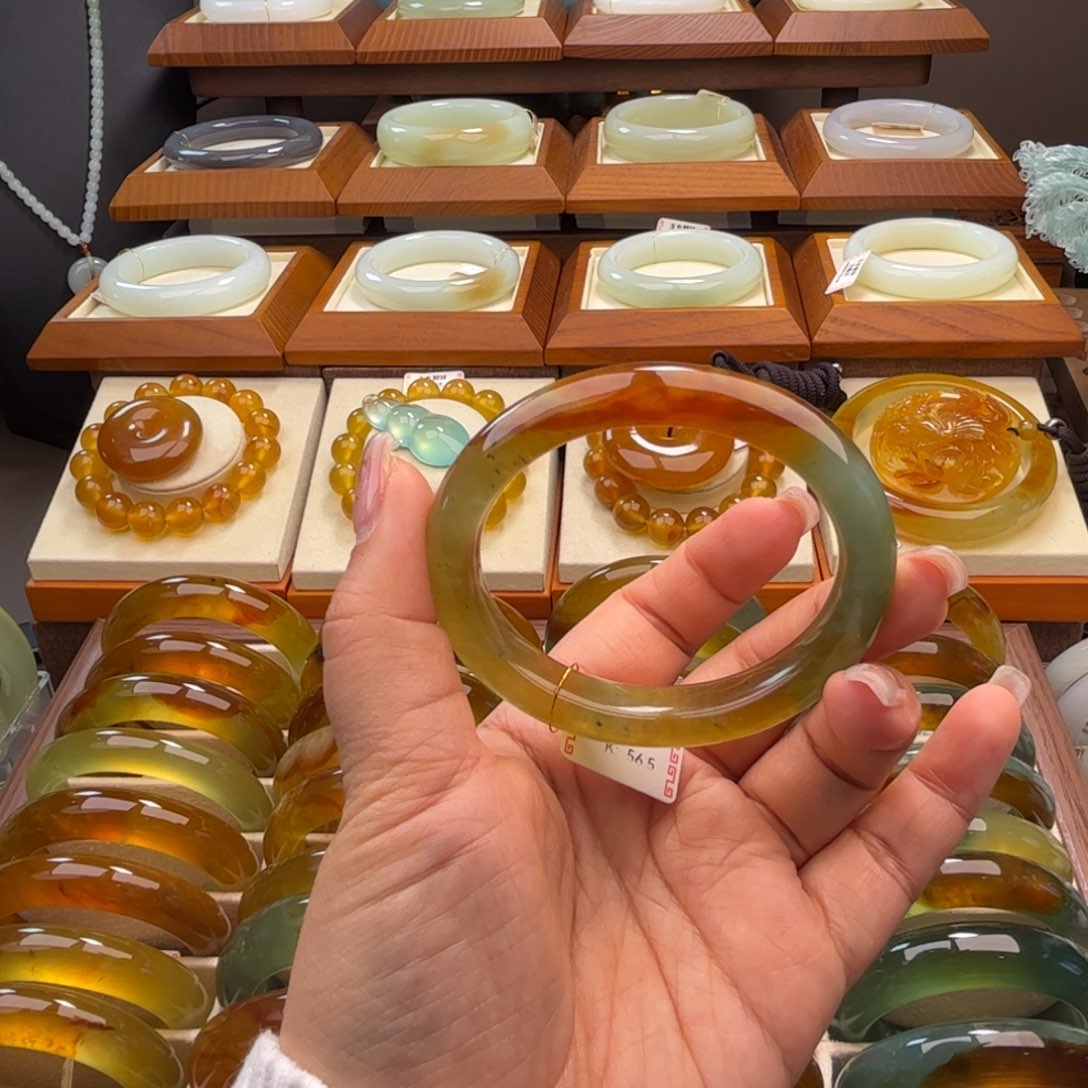 蛇纹石玉未镶嵌56-57