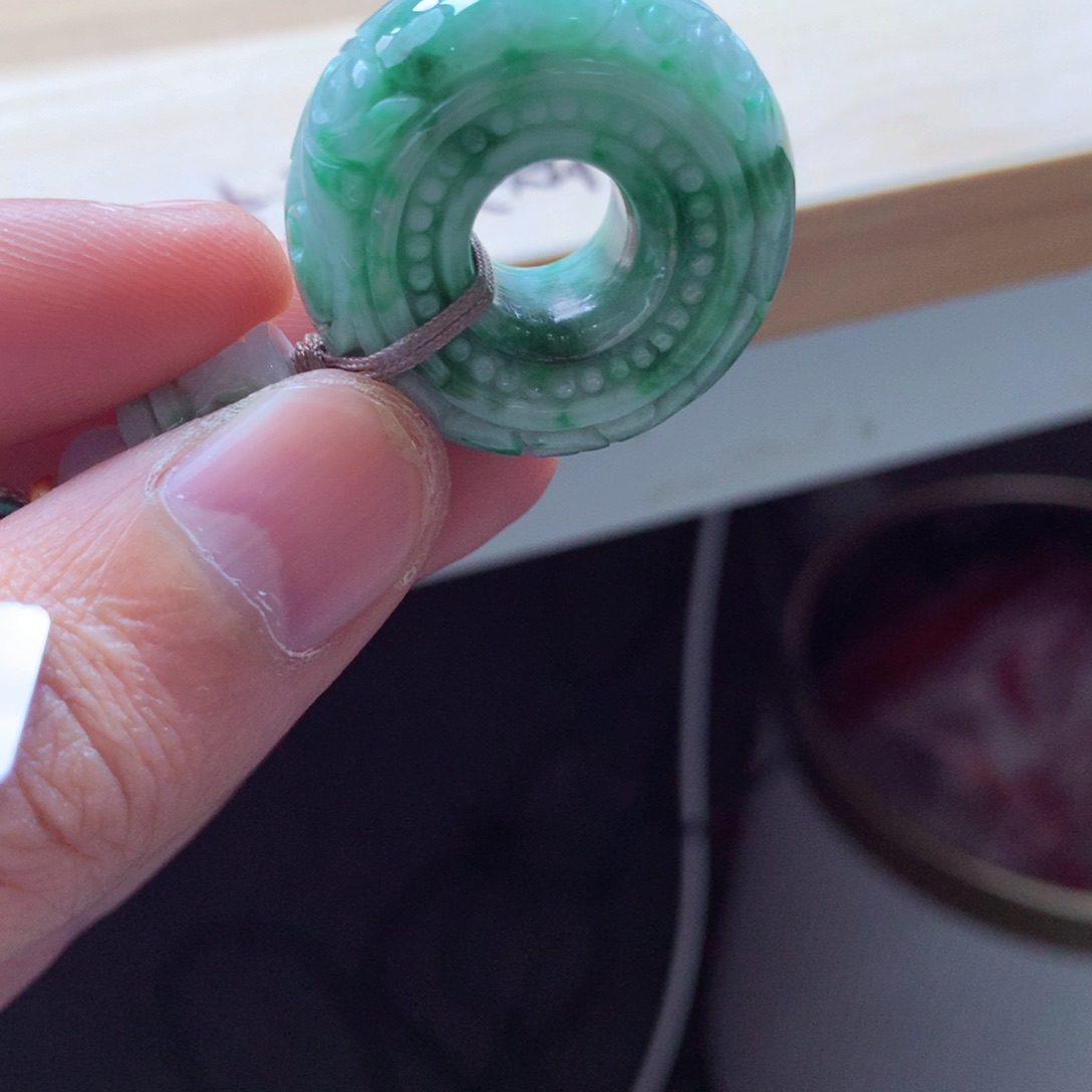 翡翠颈饰未镶嵌吊坠