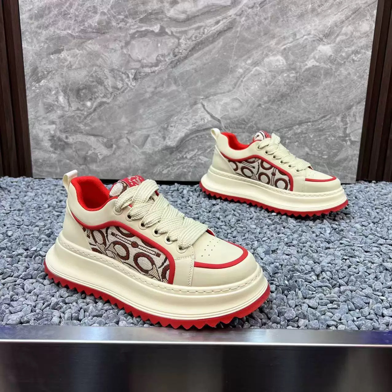 《广州潮品》666-90春秋厚底低帮士秋冬软底潮鞋板鞋百搭休闲