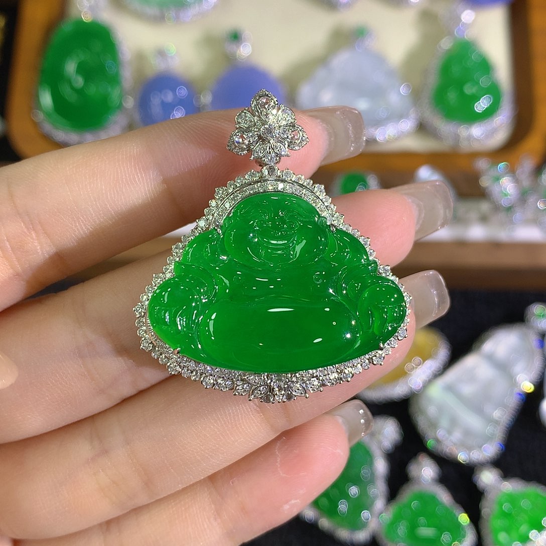 翡翠18K金镶嵌颈饰88888888